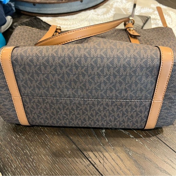 NWOT Michael Kors Sullivan Large Tote Colors - Picture 14 of 14